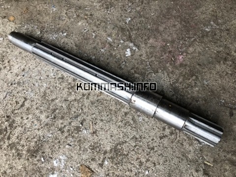 Вал ведущий КО-829Б.03.10.001 транспортера пескоразбрасывателя